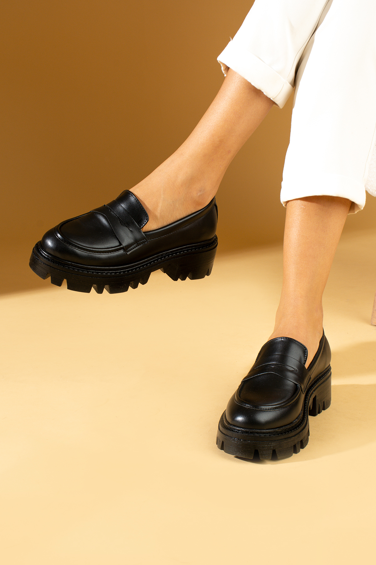 Pembe Potin Anatomik Kalın Taban Kadın Loafer Ayakkabı 57-720-23Cilt - Siyah