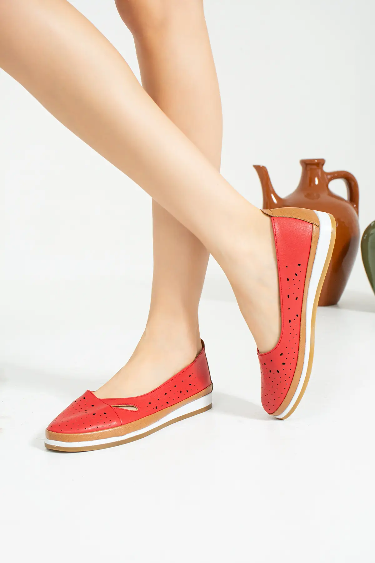 Pembe Potin Anatomik Taban Lazer Kesim İç Astarı Deri Moda Kadın Ayakkabı 43-1840-22 - Kırmızı