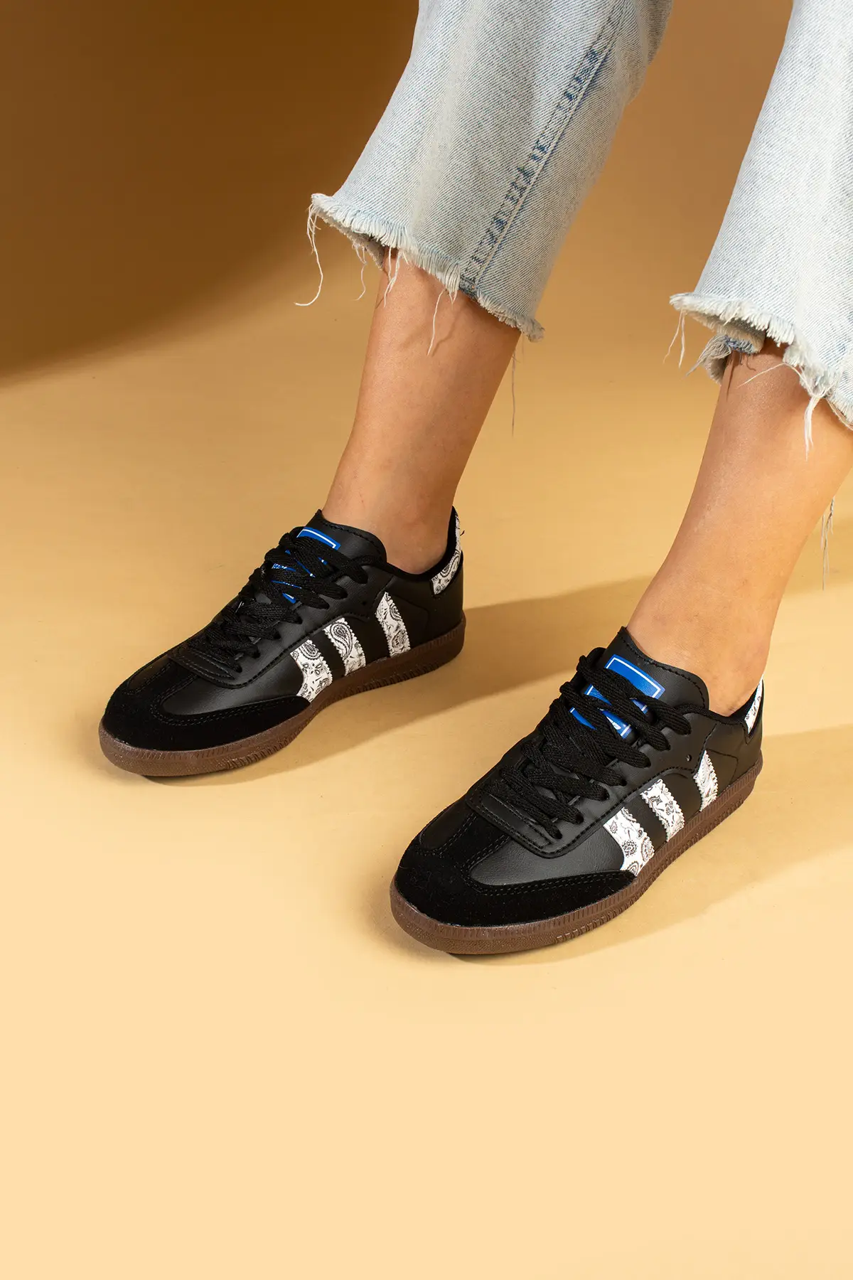 Pembe Potin Bağcıklı Comfort Taban 3 Şeritli Kadın Sneaker 001-1009-SiyahBeyazŞal - Siyah