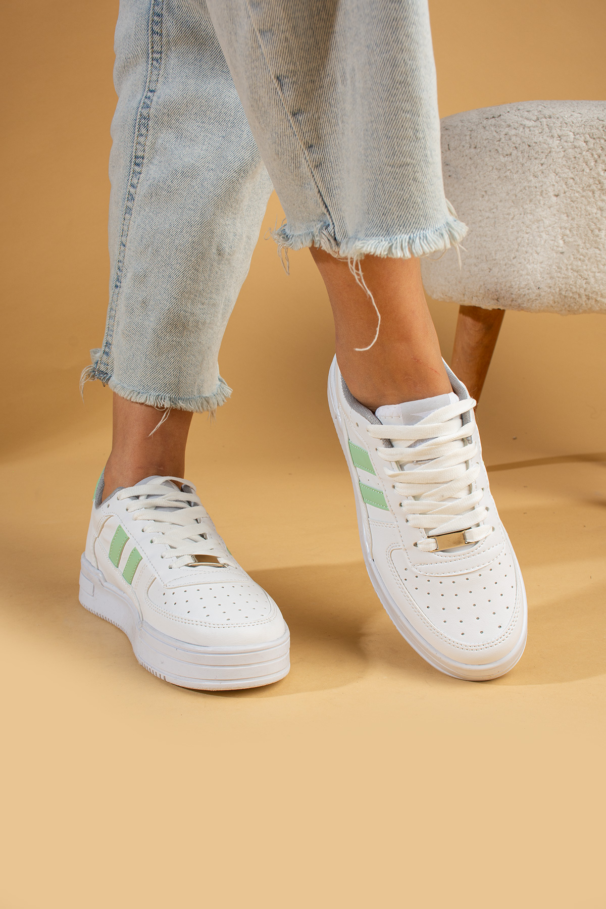 Pembe Potin Bağcıklı Comfort Taban Şeritli Kadın Sneaker 001-1005-24BeyazYeşil - Beyaz