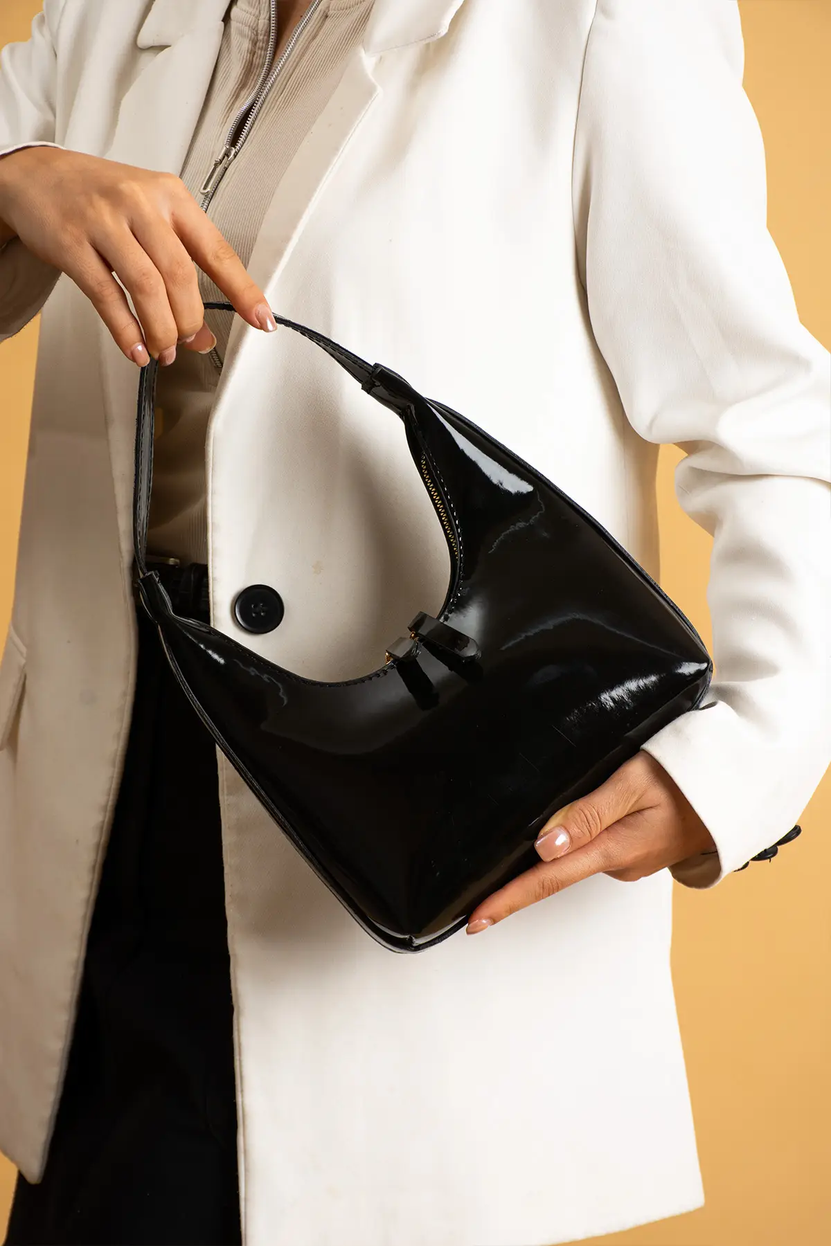 Pembe Potin Fermuarlı Ayarlanabilir Askılı Rugan Baget Kadın Çantası BAG5041 - Siyah