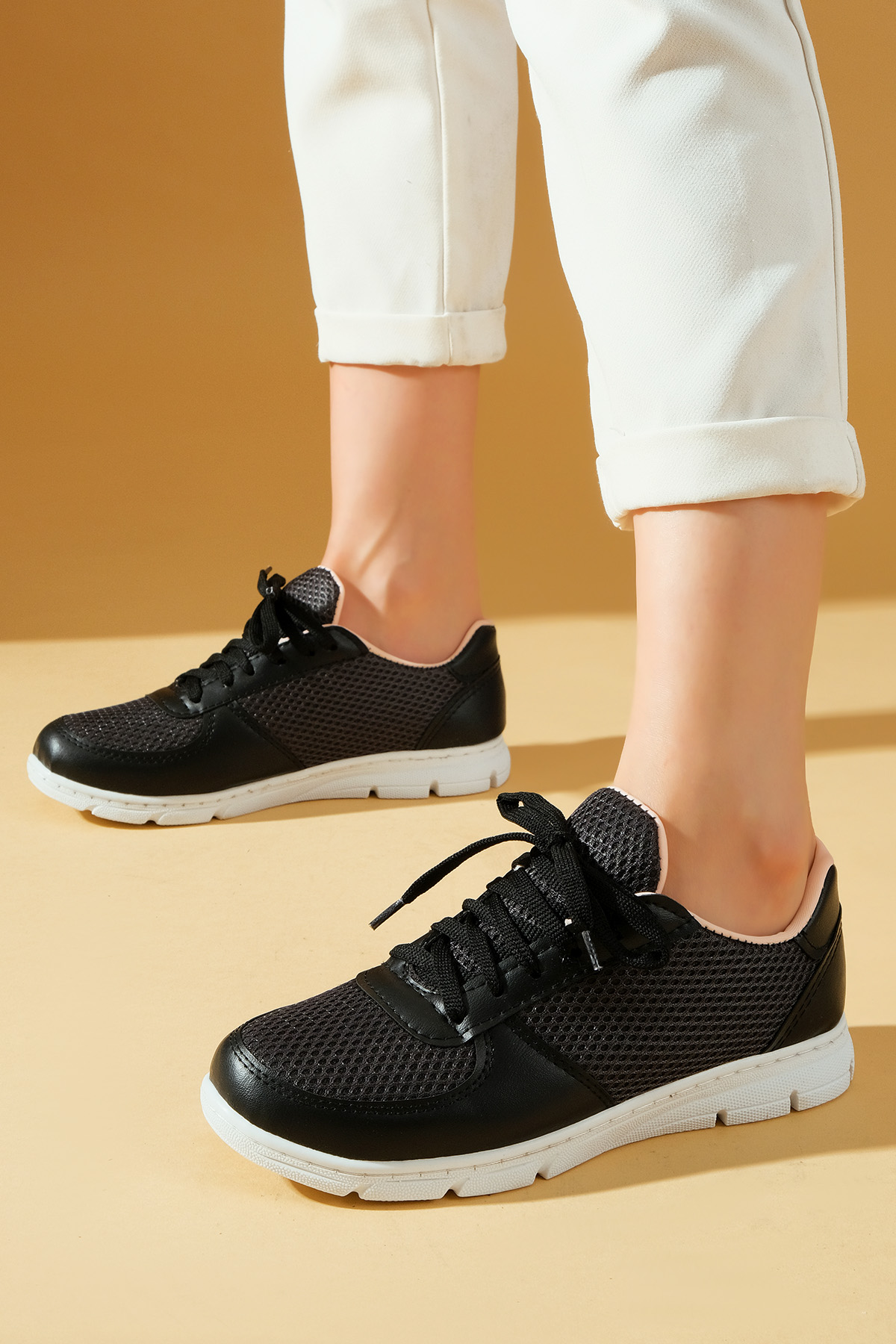 Pembe Potin Fileli Bağcıklı Comfort Taban Kadın Sneaker A1971-20SiyahFüme - Siyah Füme