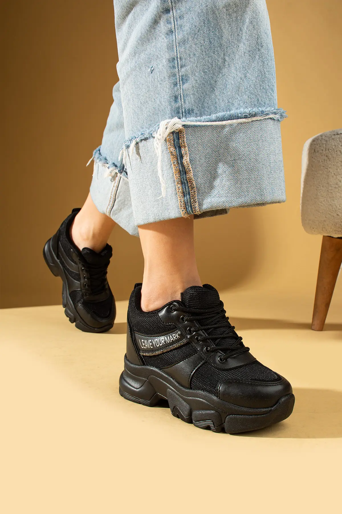 Pembe Potin Gizli Topuklu Rahat Hafif Taban Bağcıklı Kadın Sneaker 001-209-24 - Siyah