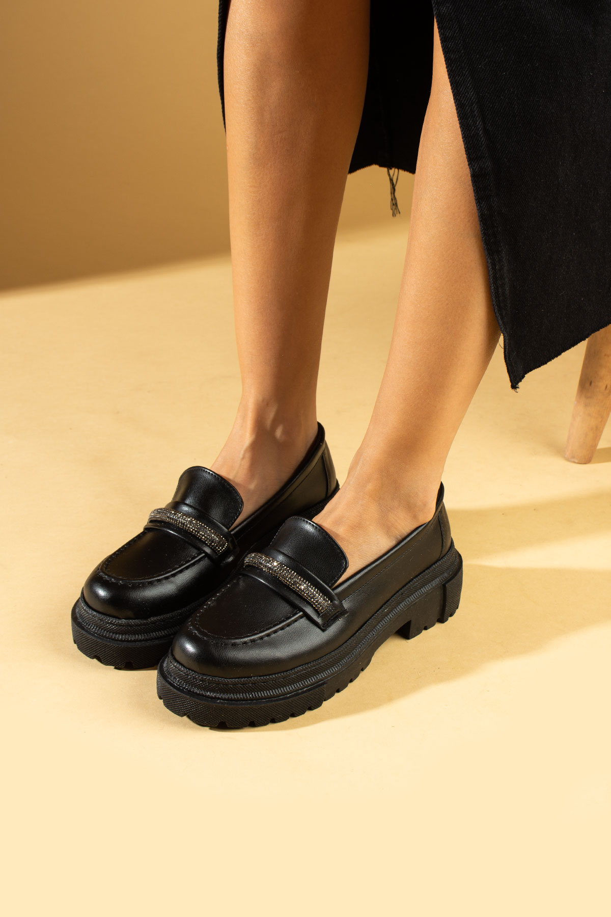 Pembe Potin Parlak Taş Detaylı Yüksek Taban Oxford Kadın Ayakkabı 001-717-23 - Siyah