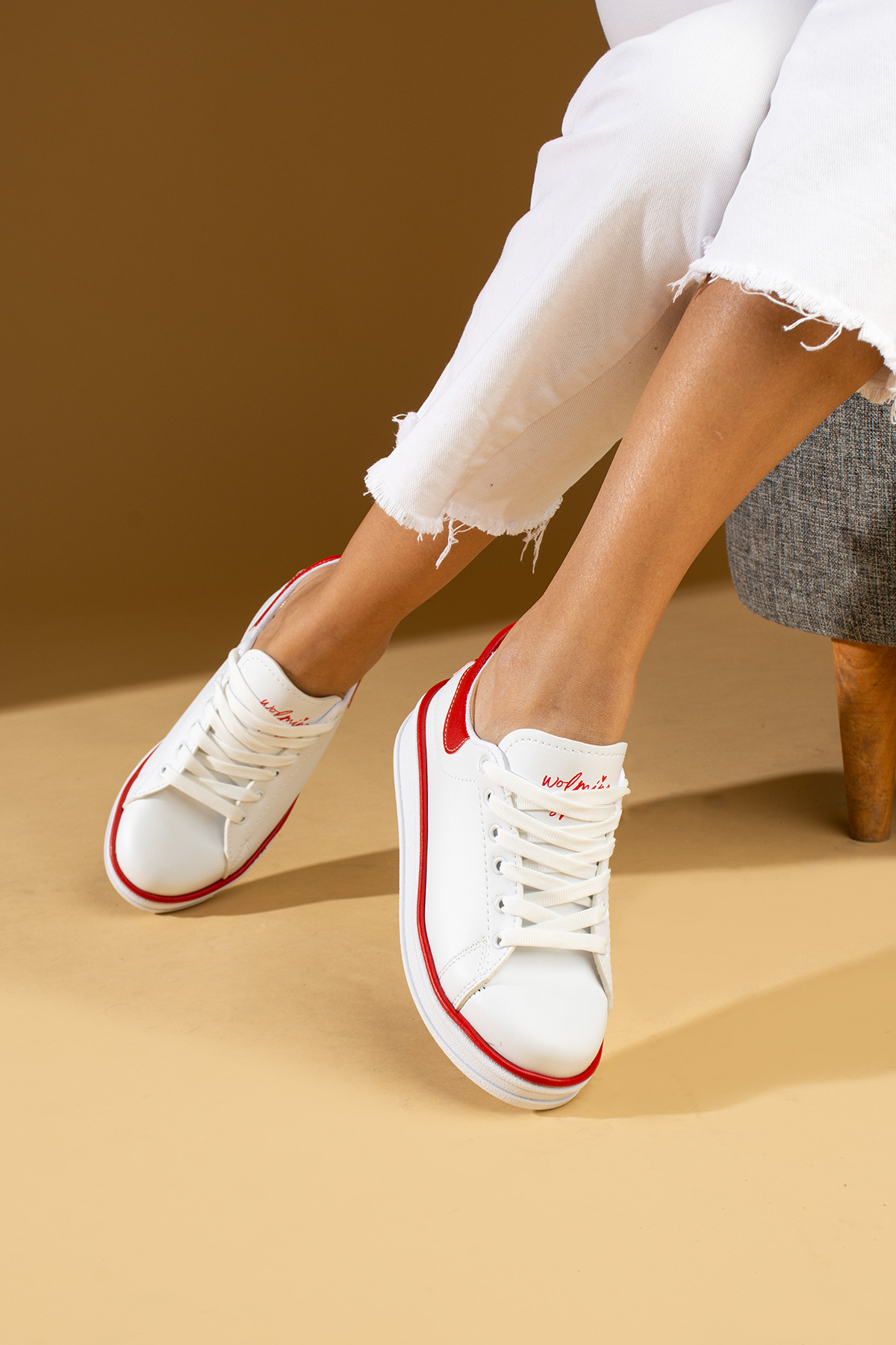 Pembe Potin Rahat Taban Renk Şeritli Bağcıklı Kadın Sneaker 001-340-24BKırmızı - Beyaz