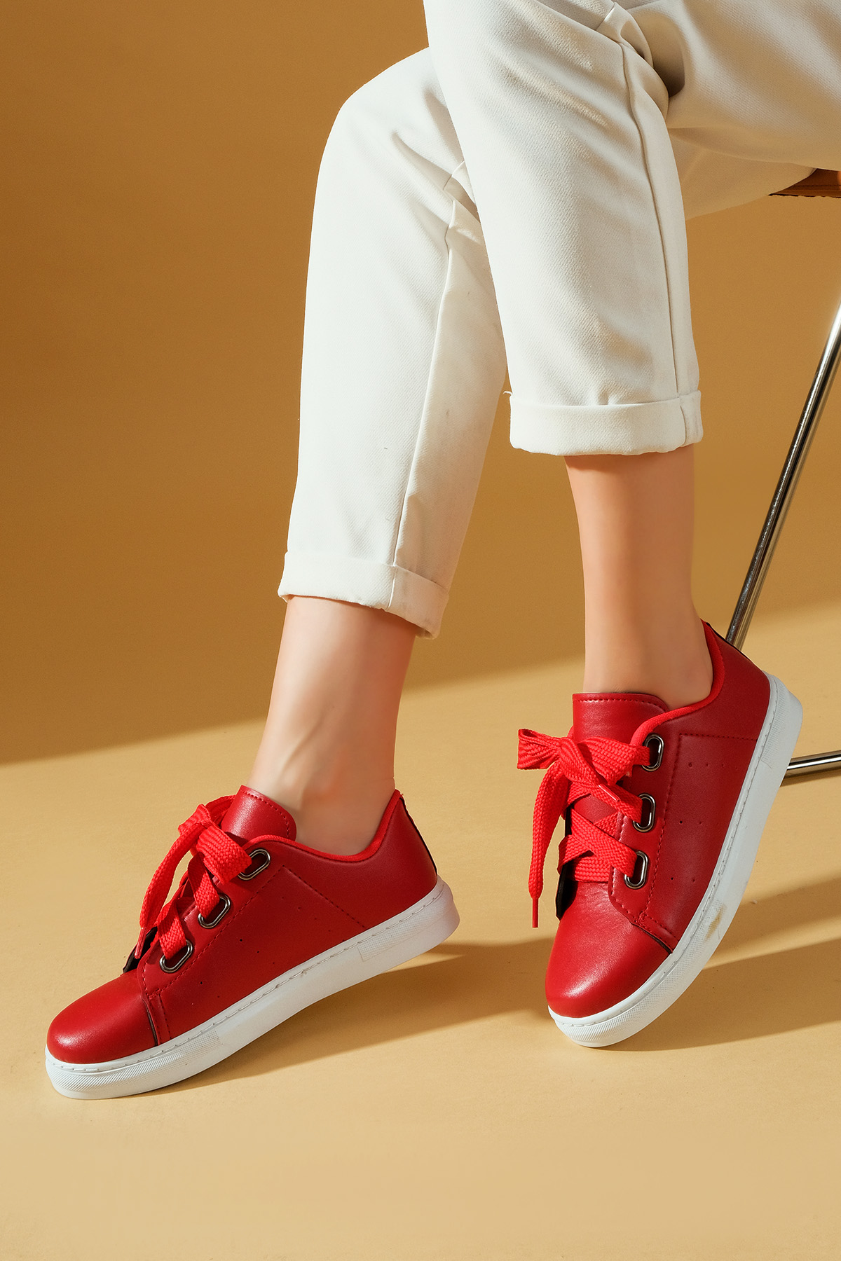 Pembe Potin Yeni Sezon Özel Tasarım Kalın Bağcıklı Rahat Kalıp Kadın Spor Ayakkabı A320-23 - Kırmızı